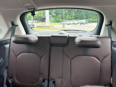 Used 2023 Honda Pilot Elite image 23