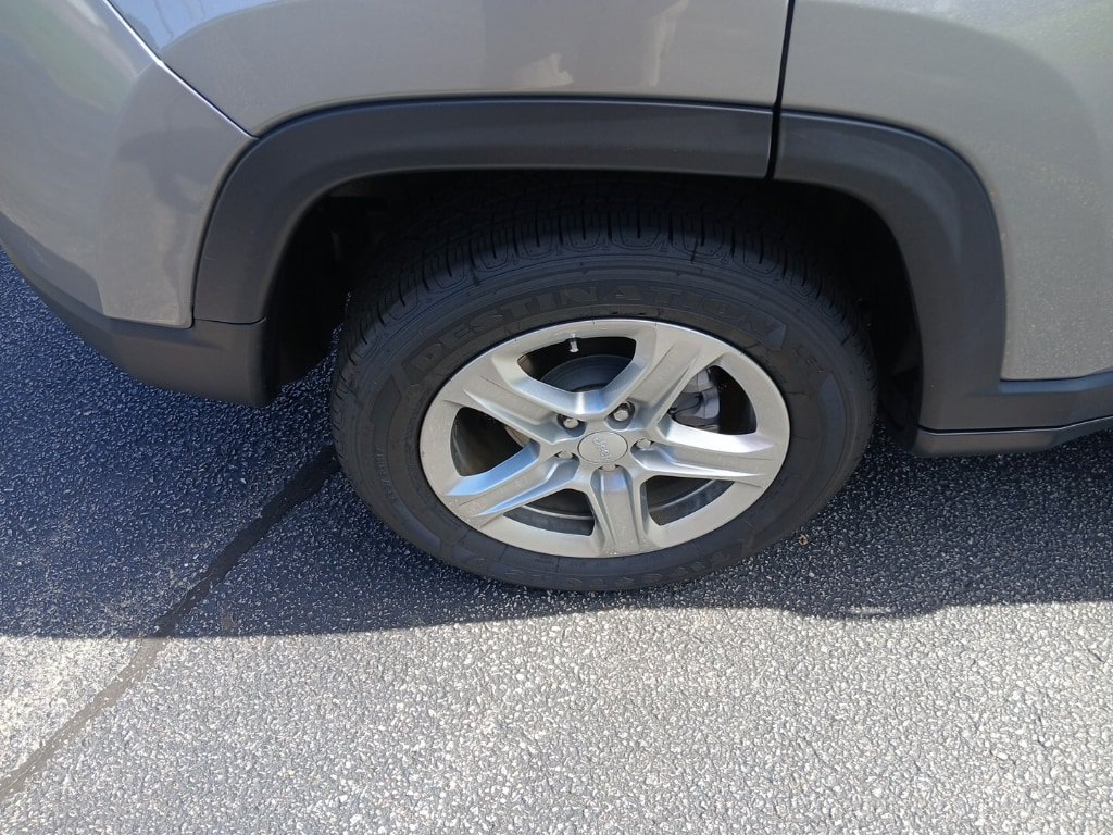 Certified 2024 Jeep Compass Latitude AWD/4WD image 19