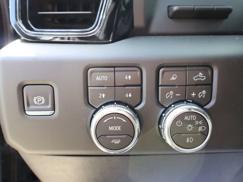 New 2026 GMC Sierra 1500 AT4 w/ AT4 Premium Package AWD/4WD image 13
