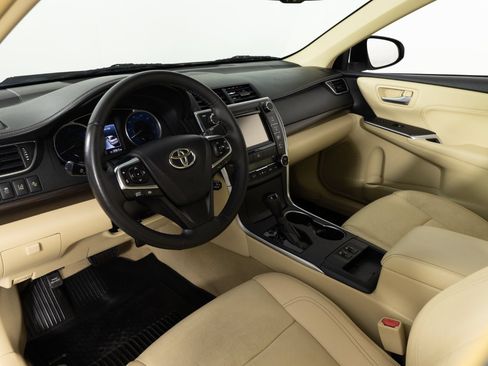 Used 2017 Toyota Camry XLE w/ Advanced Technology Package FWD image 13