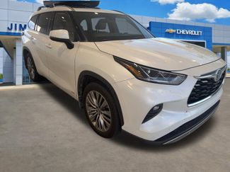 Used 2022 Toyota Highlander Platinum AWD/4WD video 1