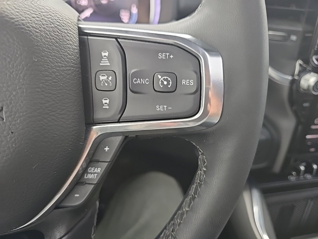 Used 2025 RAM 2500 Laramie AWD/4WD image 23