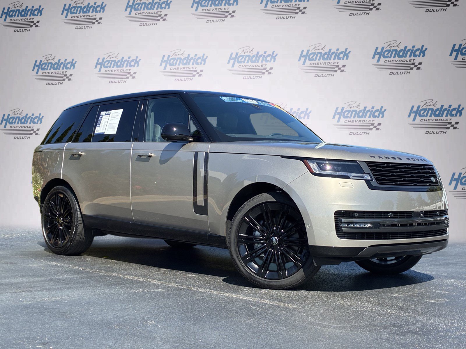 Used 2025 Land Rover Range Rover Long Wheelbase SE AWD/4WD image 2