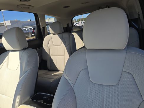 Used 2021 Kia Telluride EX w/ EX Premium Package image 22