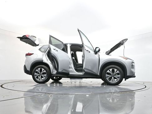 Used 2023 Nissan Rogue SV image 40