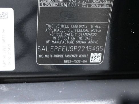 Used 2023 Land Rover Defender 130 SE AWD/4WD image 19