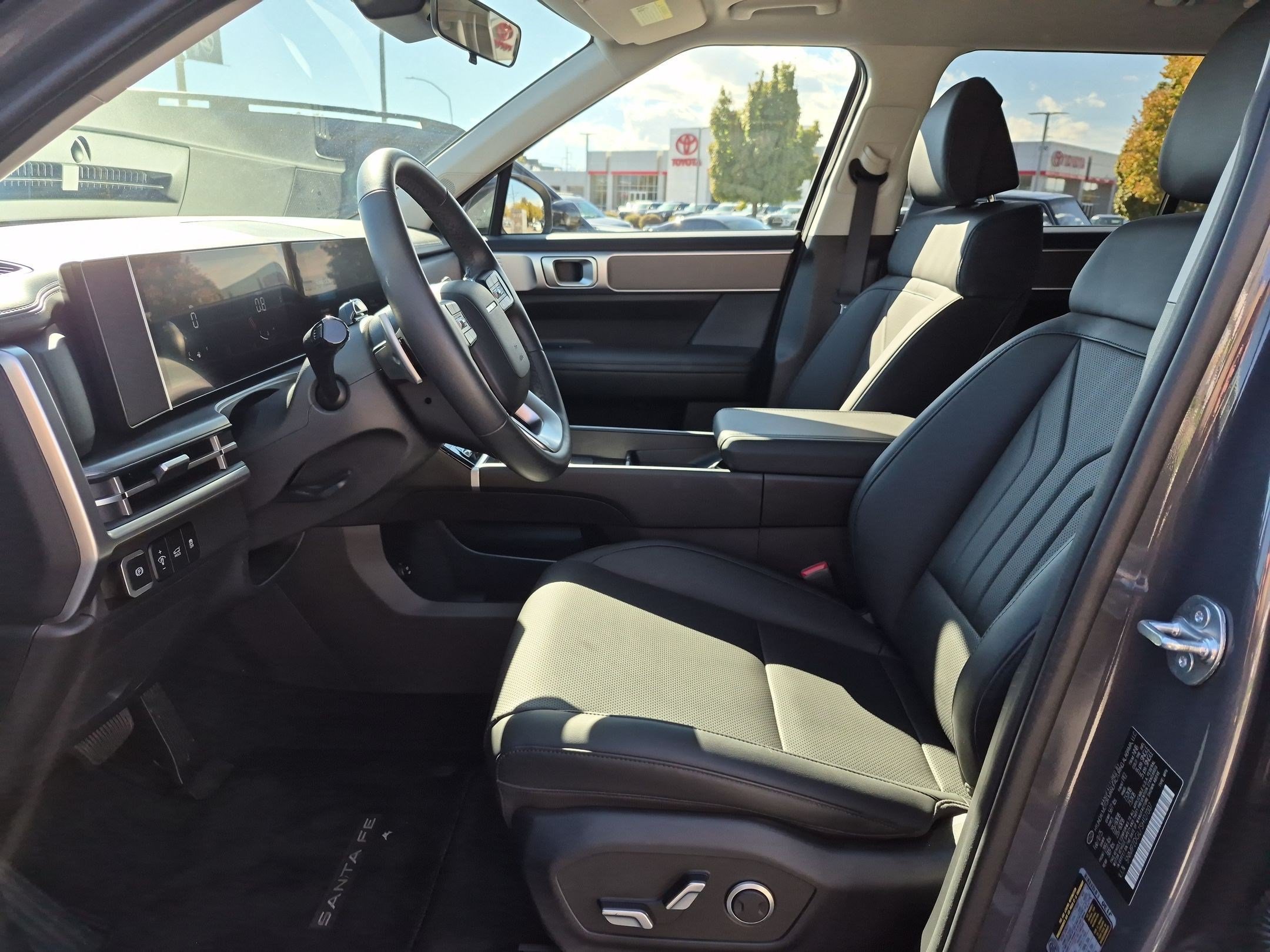 Used 2025 Hyundai Santa Fe SEL AWD/4WD image 17