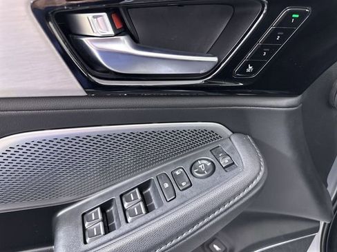 Used 2025 Acura MDX FWD image 24