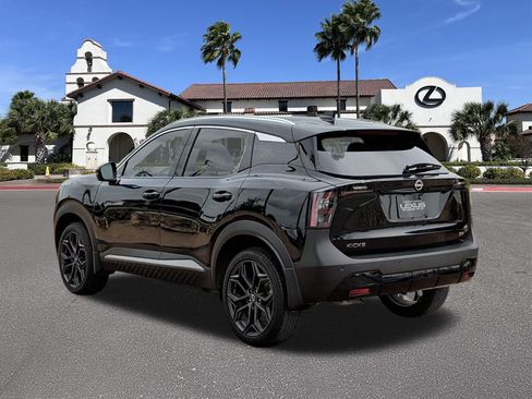 Used 2025 Nissan Kicks SR FWD image 4