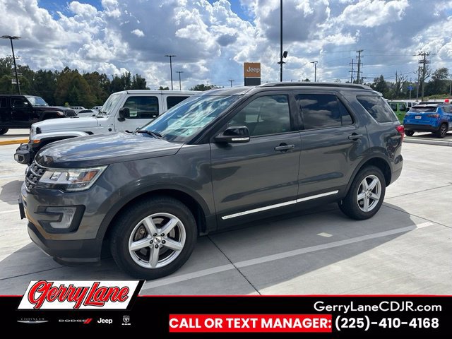 Used 2017 Ford Explorer XLT w/ Equipment Group 202A AWD/4WD image 1