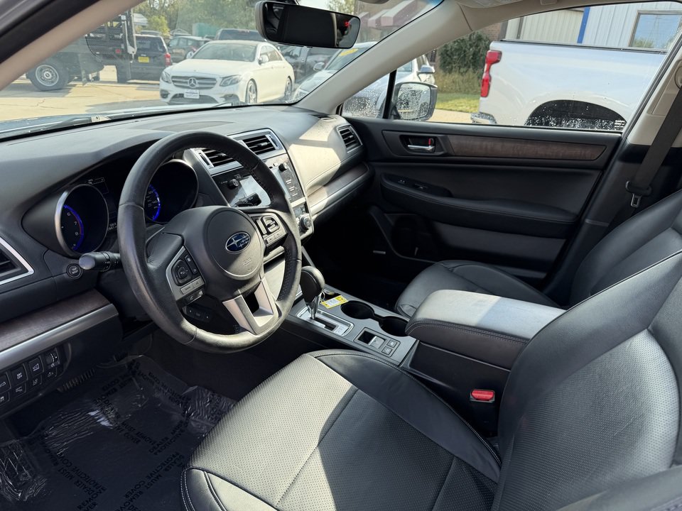 Used 2017 Subaru Outback 2.5i Limited AWD/4WD image 12