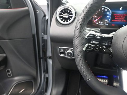 New 2024 Mercedes-Benz GLB 250 image 28
