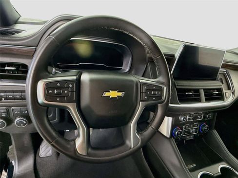 Used 2023 Chevrolet Suburban LT AWD/4WD image 5