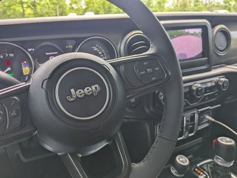 Used 2023 Jeep Wrangler Unlimited w/ Cold Weather Group AWD/4WD image 35