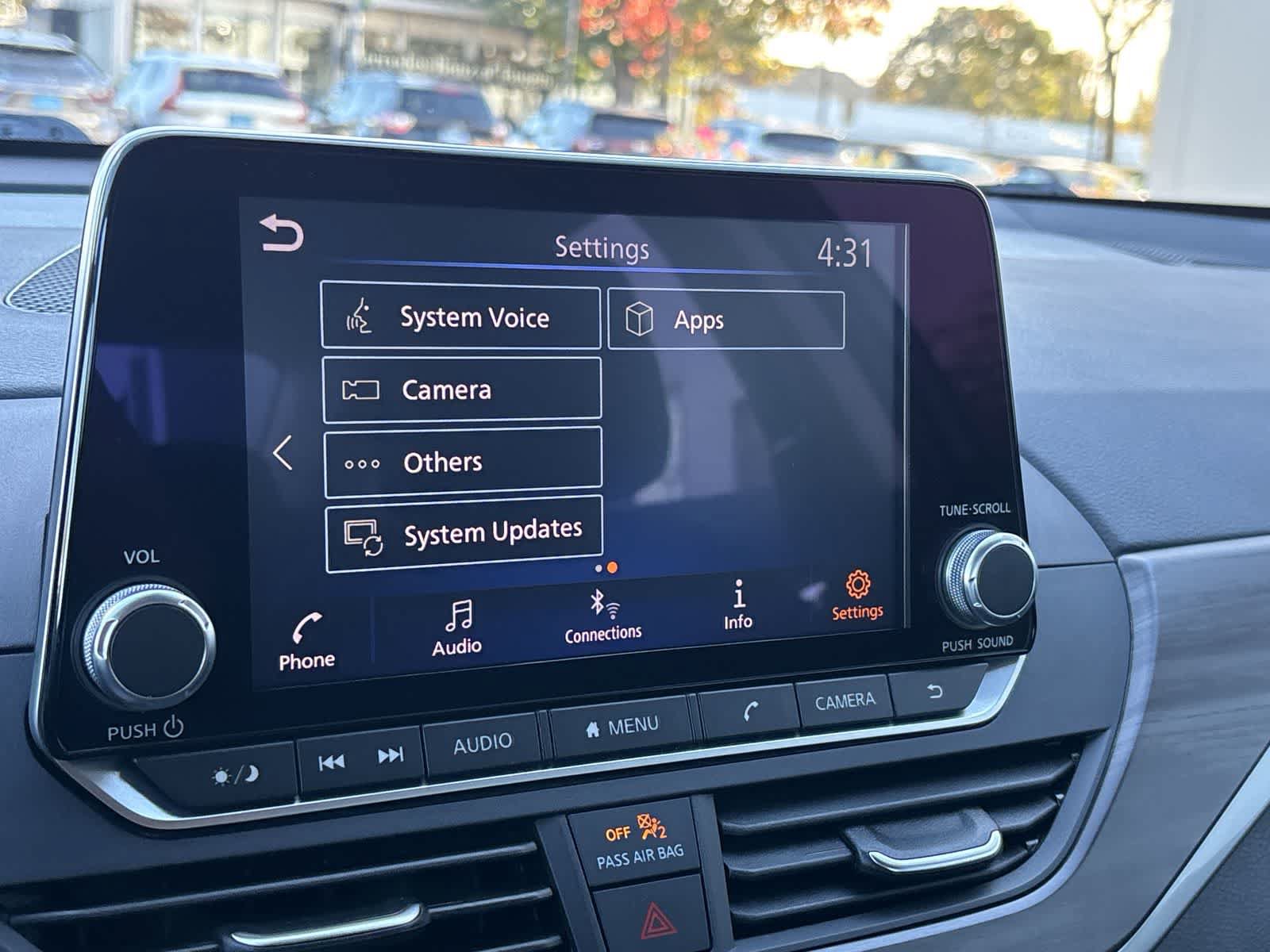 Used 2025 Nissan Altima 2.5 SV FWD image 19