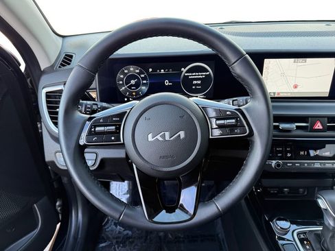 Certified 2024 Kia Seltos S image 12