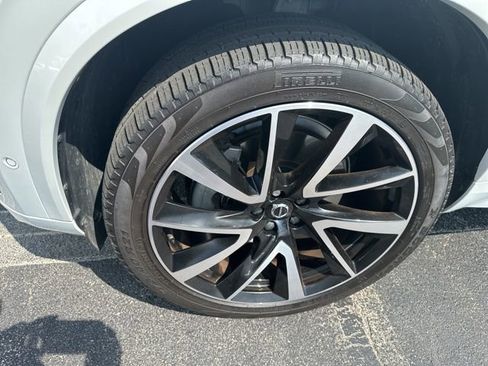 Used 2023 Volvo XC90 B5 Plus w/ Protection Package Premier image 10