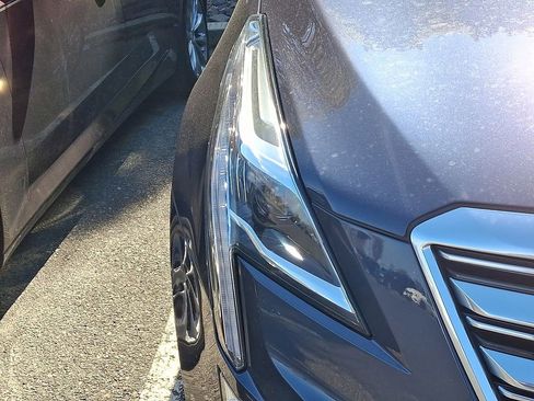 Used 2019 Cadillac XT5 Premium Luxury image 4