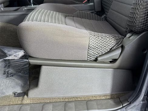 Used 2013 Nissan Frontier SV RWD image 18