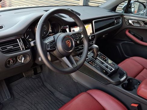 Used 2026 Porsche Macan image 4