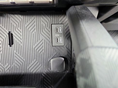 Used 2025 Toyota 4Runner SR5 image 32