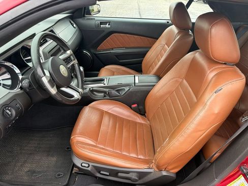Used 2010 Ford Mustang Convertible RWD image 14