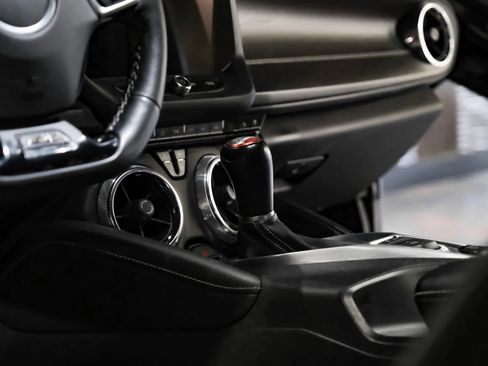 Used 2018 Chevrolet Camaro SS image 21