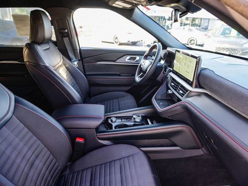 Used 2025 Ford Explorer ST-Line w/ Premium Package image 16