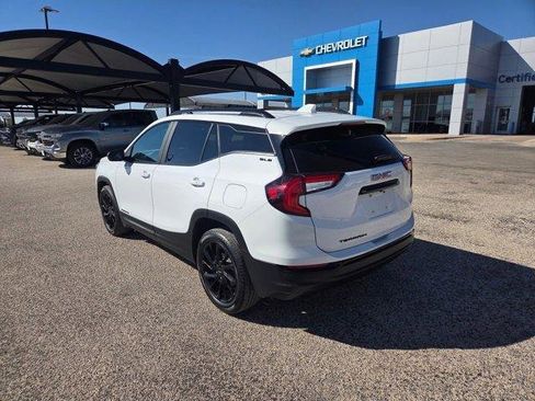 Used 2023 GMC Terrain SLE w/ Driver Convenience Package image 6