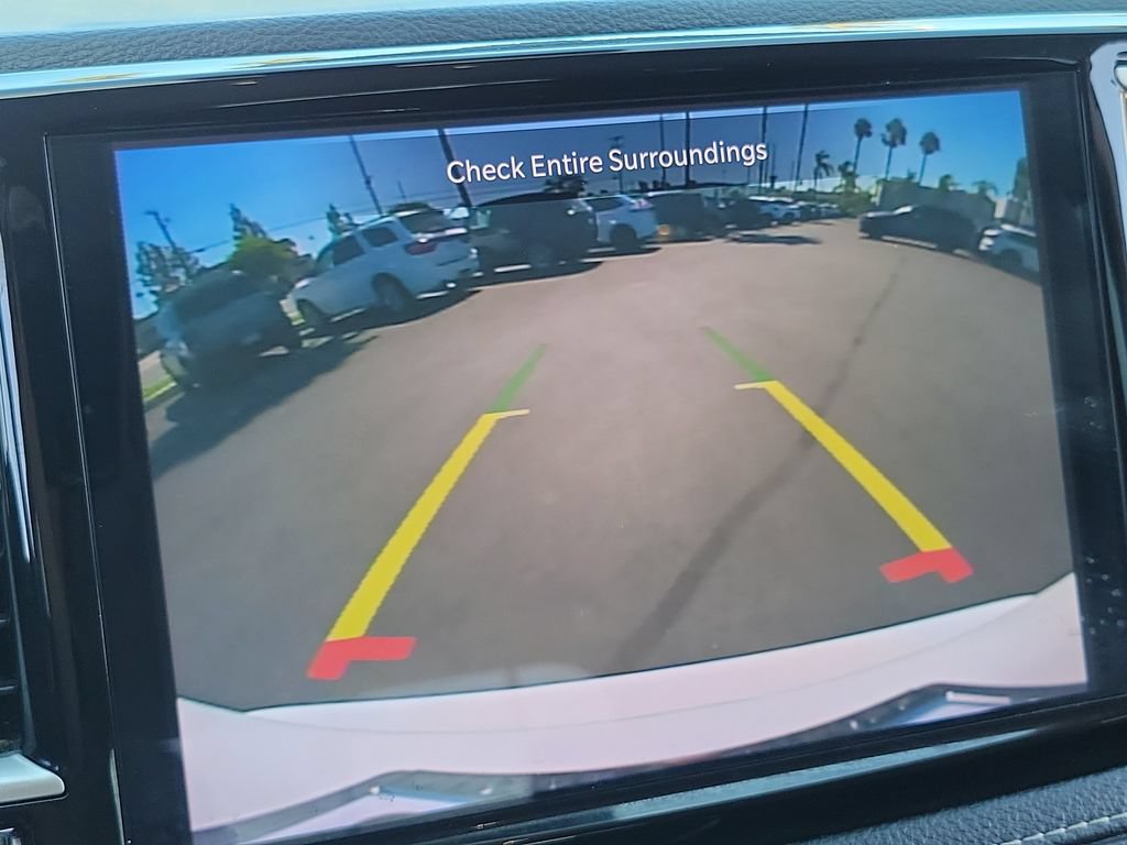 Used 2024 Chrysler Pacifica Limited FWD image 11