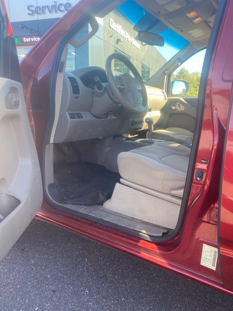Used 2014 Nissan Frontier SV w/ SV Value Truck Package RWD image 20