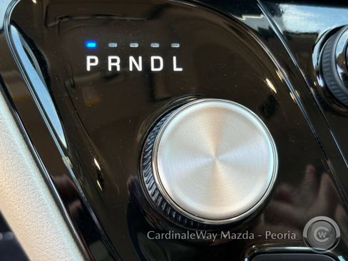 Used 2024 Chrysler Pacifica Touring-L FWD image 27