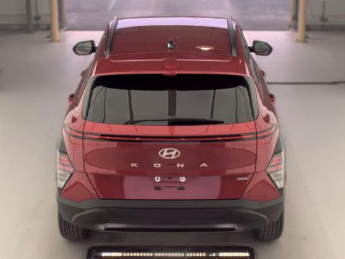 Used 2024 Hyundai Kona SEL AWD/4WD image 3