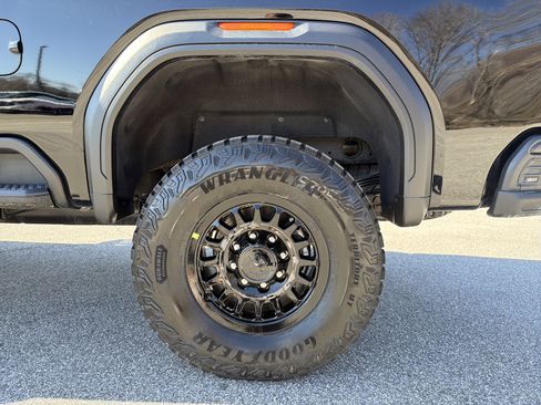 New 2026 GMC Sierra 2500 AT4X w/ AT4X AEV Edition image 27