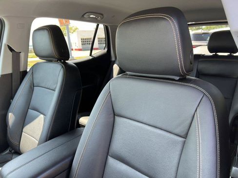 Used 2021 GMC Terrain SLT w/ Infotainment Package II AWD/4WD image 10