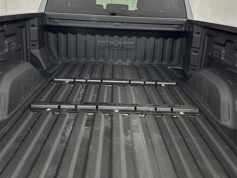 Used 2023 GMC Sierra 1500 SLE image 31