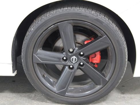 Used 2024 Nissan Sentra SR FWD image 9