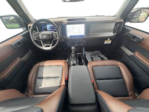 Used 2023 Ford Bronco Outer Banks AWD/4WD image 11