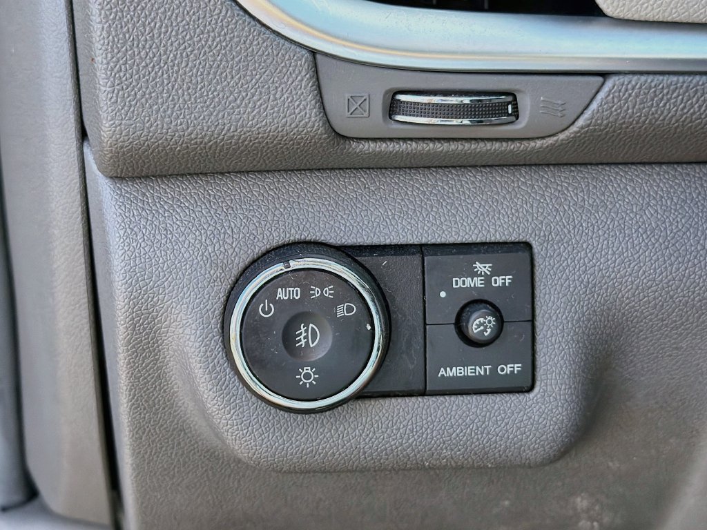 Used 2016 Chevrolet Traverse LT FWD image 23