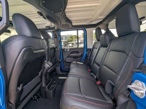 New 2025 Jeep Wrangler Unlimited Rubicon w/ XTREMEE 35" Tire Package image 12