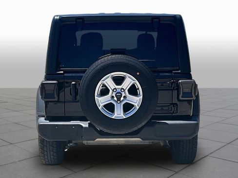 Used 2021 Jeep Wrangler Sport AWD/4WD image 5