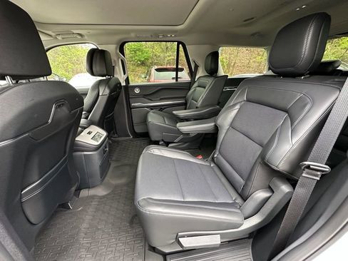 New 2025 Lincoln Navigator Reserve AWD/4WD image 19