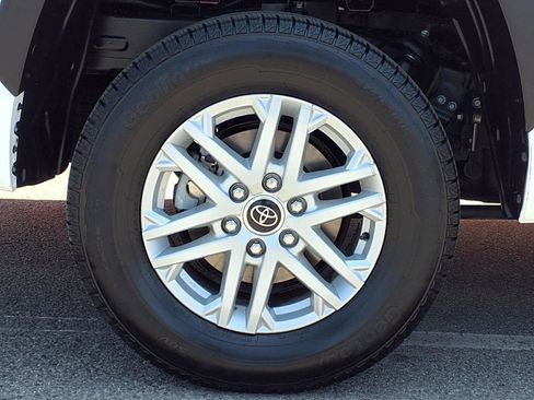 Used 2024 Toyota Tundra SR5 w/ SR5 Convenience Package AWD/4WD image 7