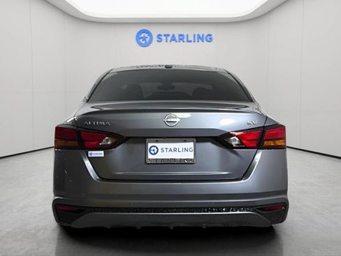 Used 2024 Nissan Altima 2.5 SV FWD image 7