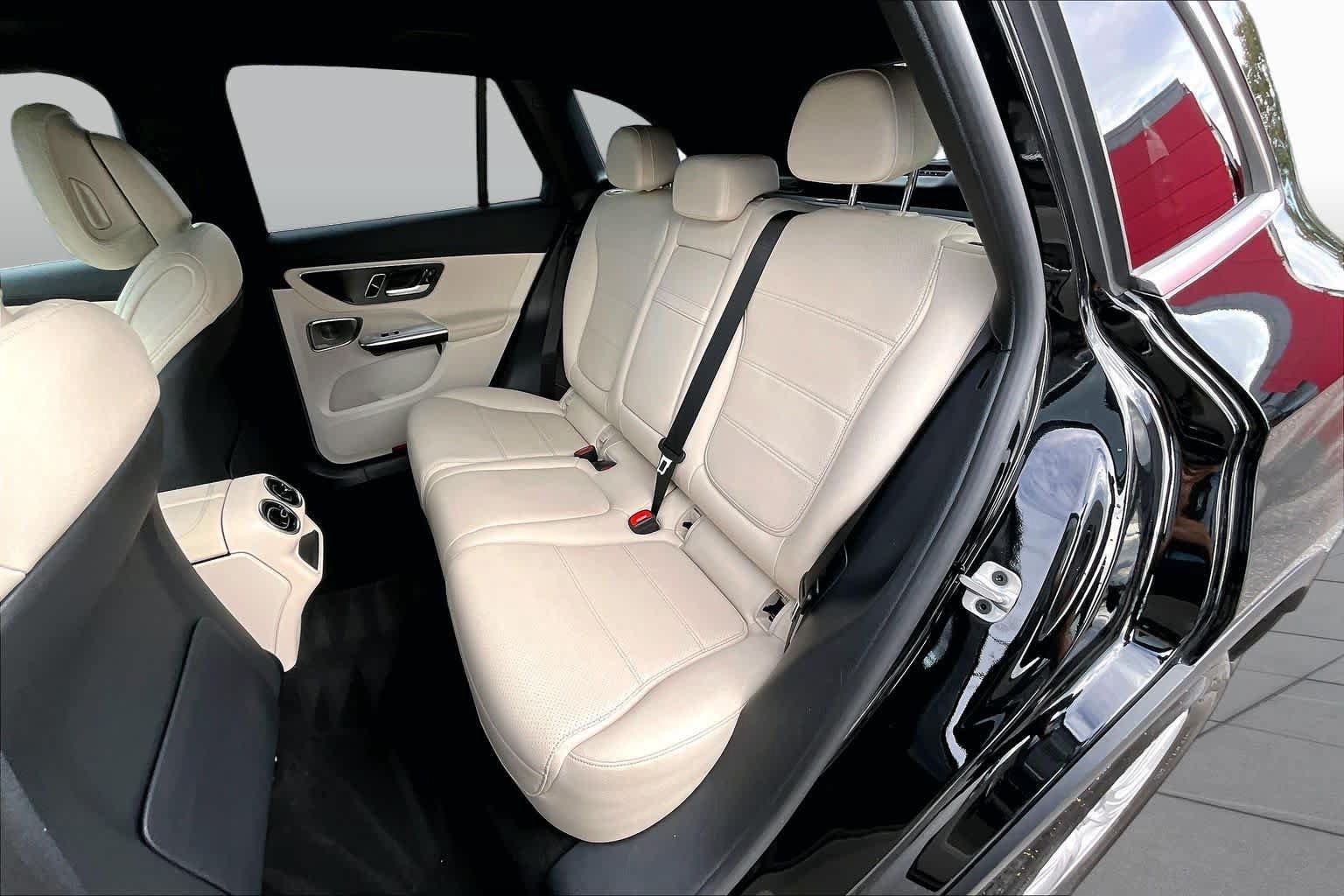 Used 2024 Mercedes-Benz GLC 300 4MATIC image 20