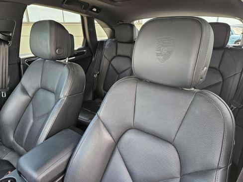 Used 2023 Porsche Macan S image 6