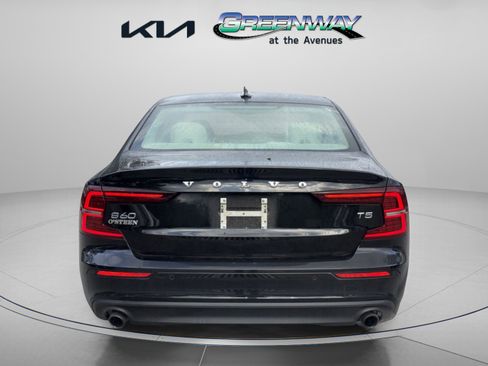 Used 2021 Volvo S60 T5 Momentum w/ Protection Package Premier image 3