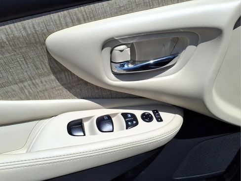 Used 2023 Nissan Murano SV AWD/4WD image 11