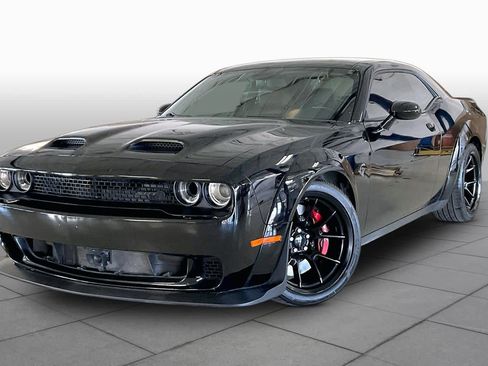 Used 2023 Dodge Challenger SRT Hellcat RWD image 2