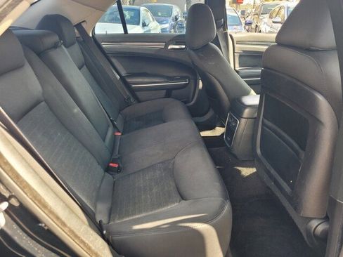 Used 2018 Chrysler 300 Touring image 12